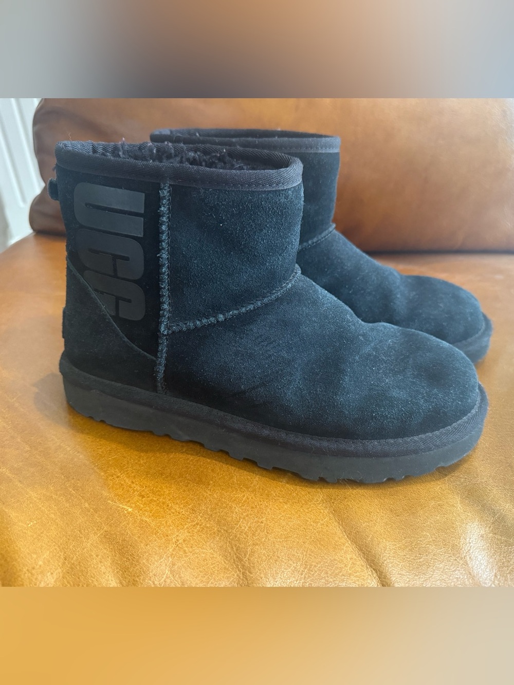 UGG classic mini logo boots